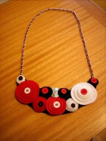 Colar vermelho